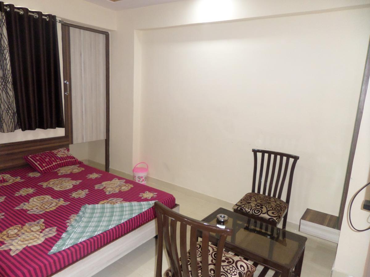 Titwala Hotel Riya-Raj Lodging الغرفة الصورة