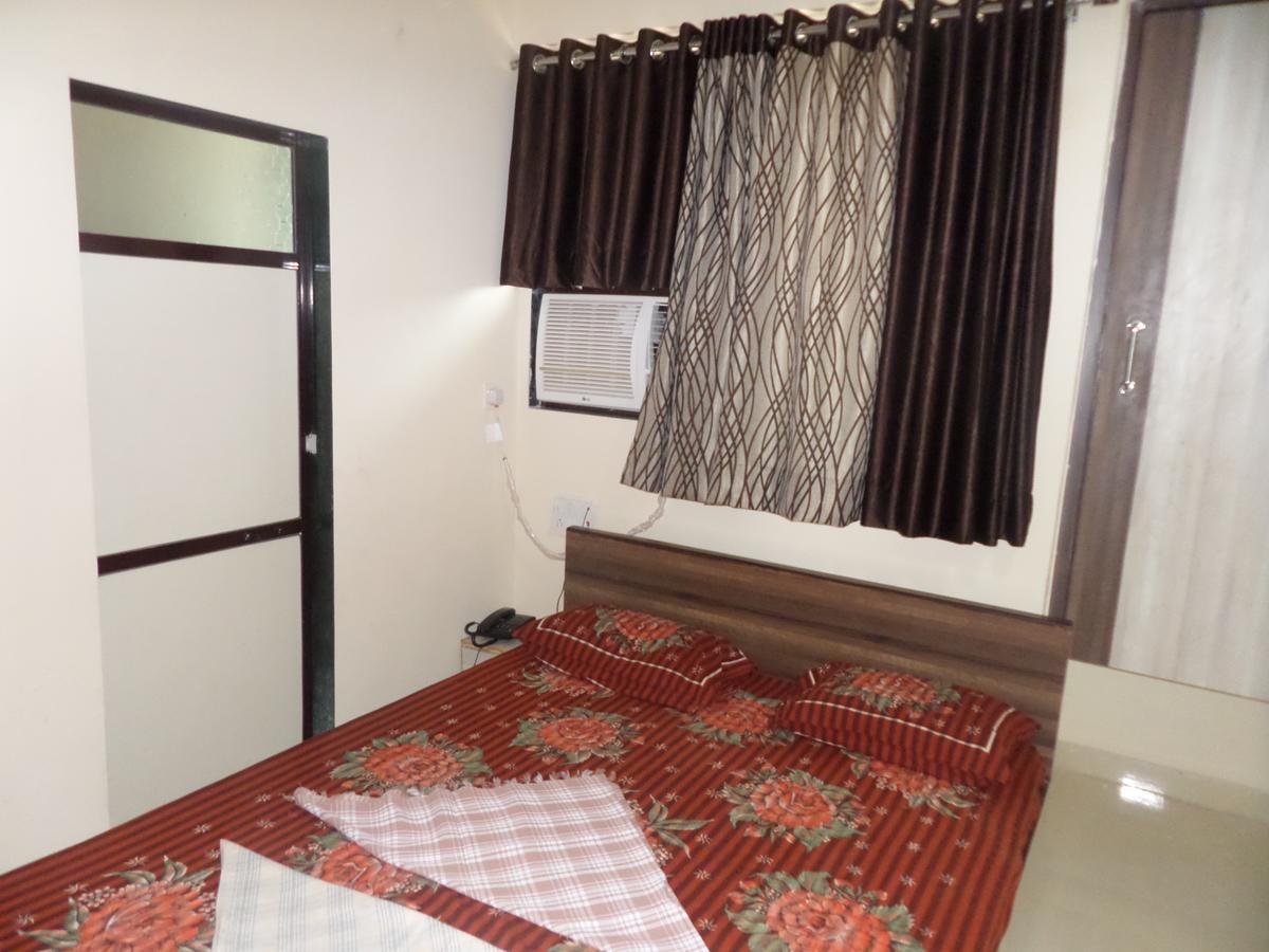 Titwala Hotel Riya-Raj Lodging المظهر الخارجي الصورة